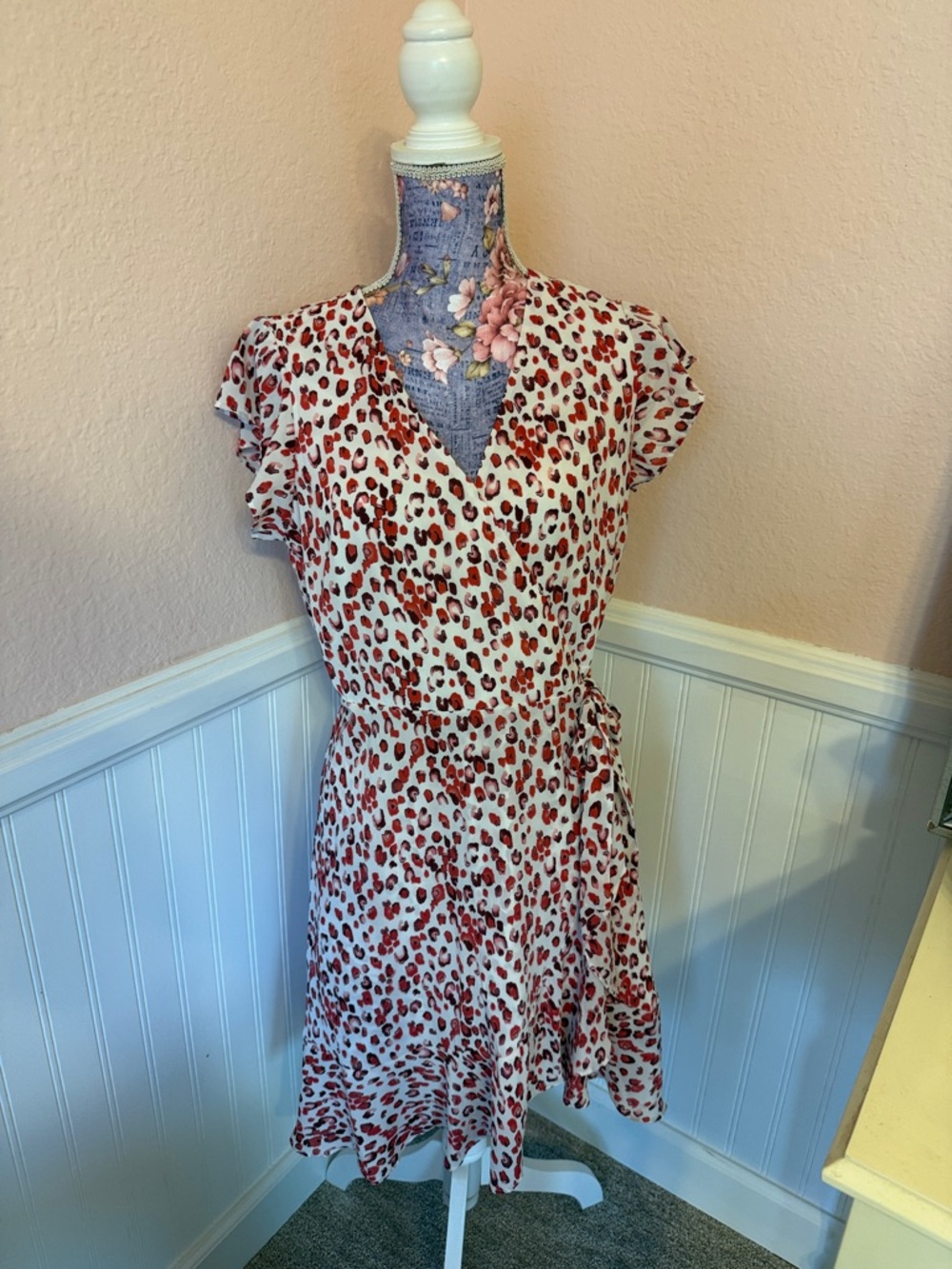 Banana republic White & Red Leopard Print Wrap Dress
